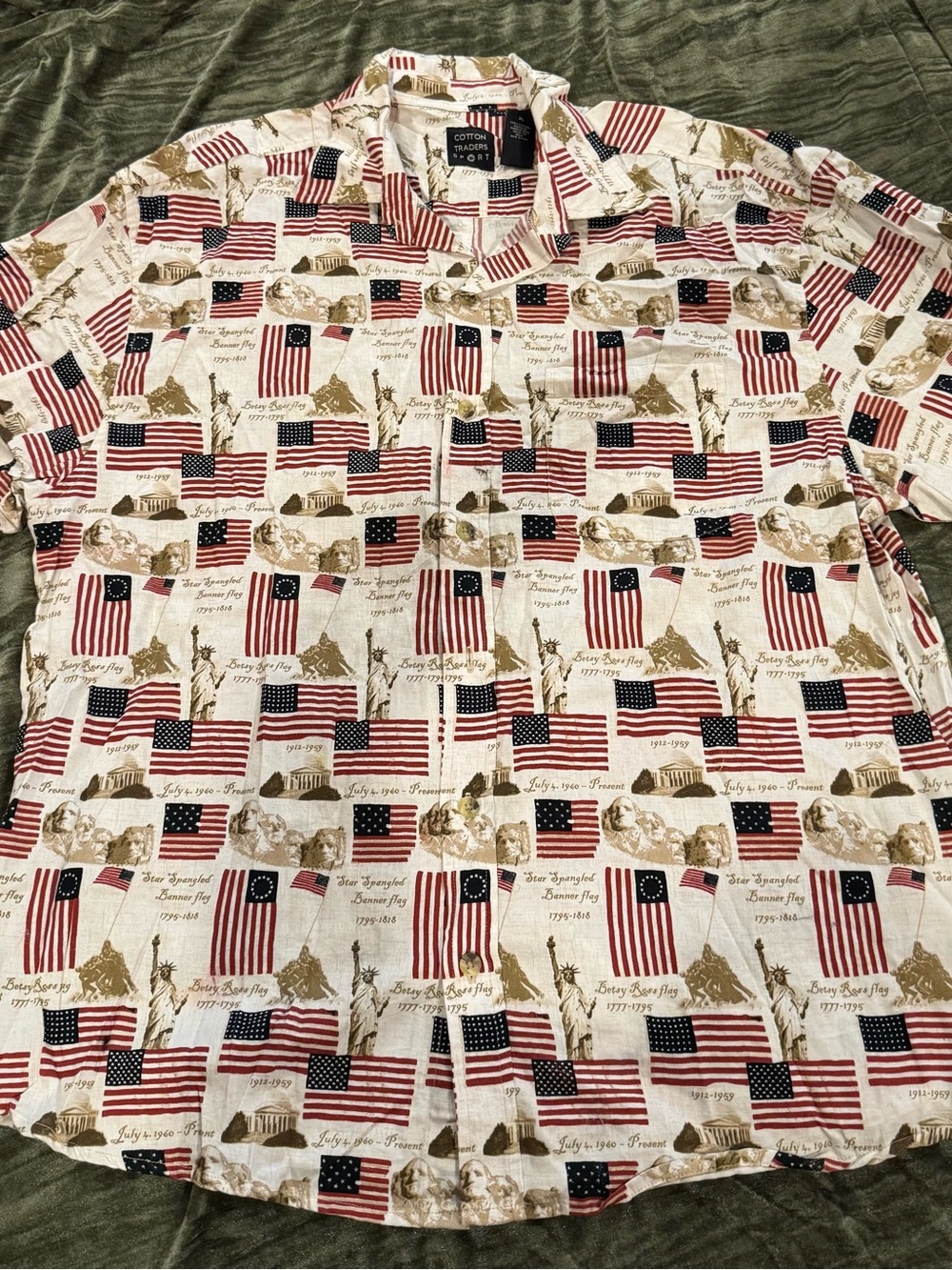 Men’s Beige Flag Print Short-Sleeve Shirt
